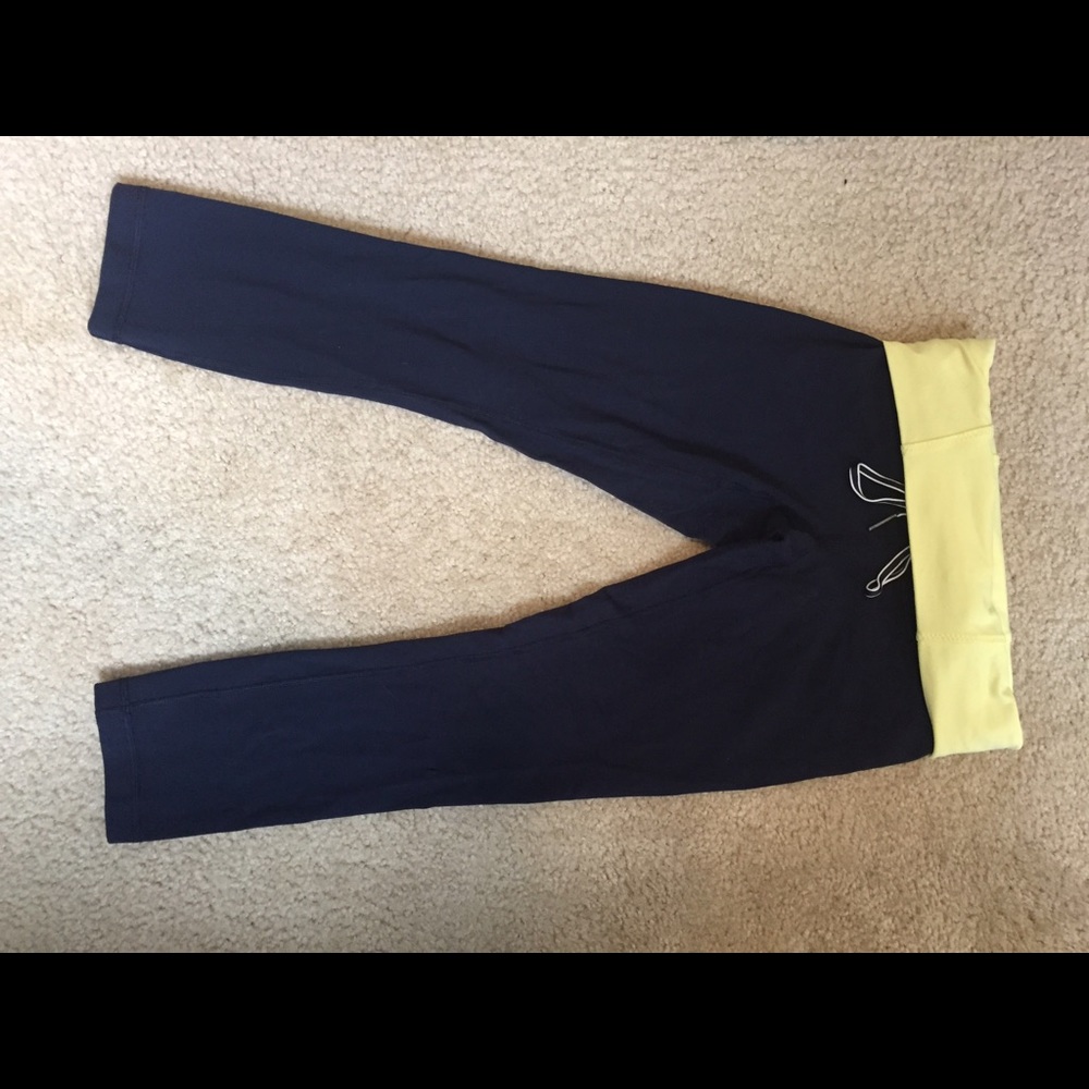 Stunning and sexy Lululemon crops